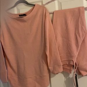 Women’s pants suit